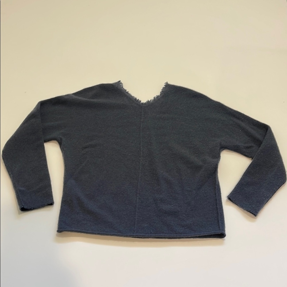 Vince 100% Cashmere Frayed Neck Sweater - Picture 7 of 10